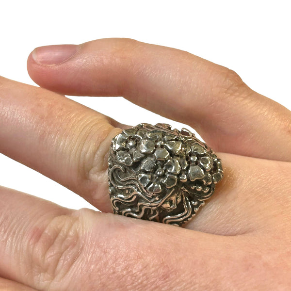 Flower w/ Faces Ring