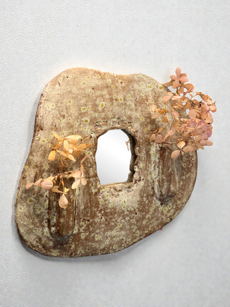 Vase mirror
