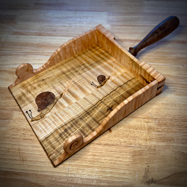 Snail Dustpan by Albert Kleine