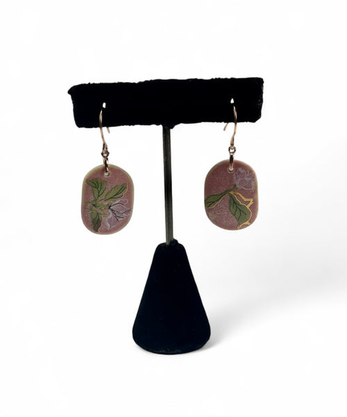 Earrings w/ luster/decal
