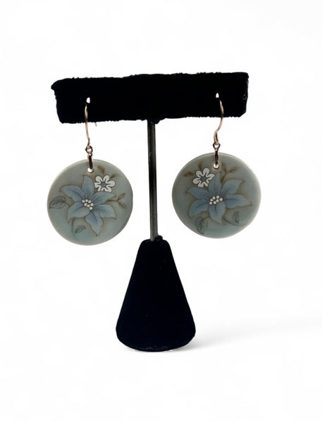 Earrings w/ luster/decal
