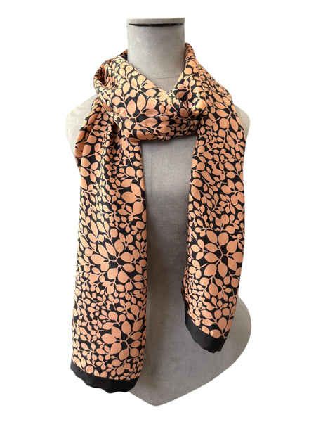 Swirl Mekko Scarf